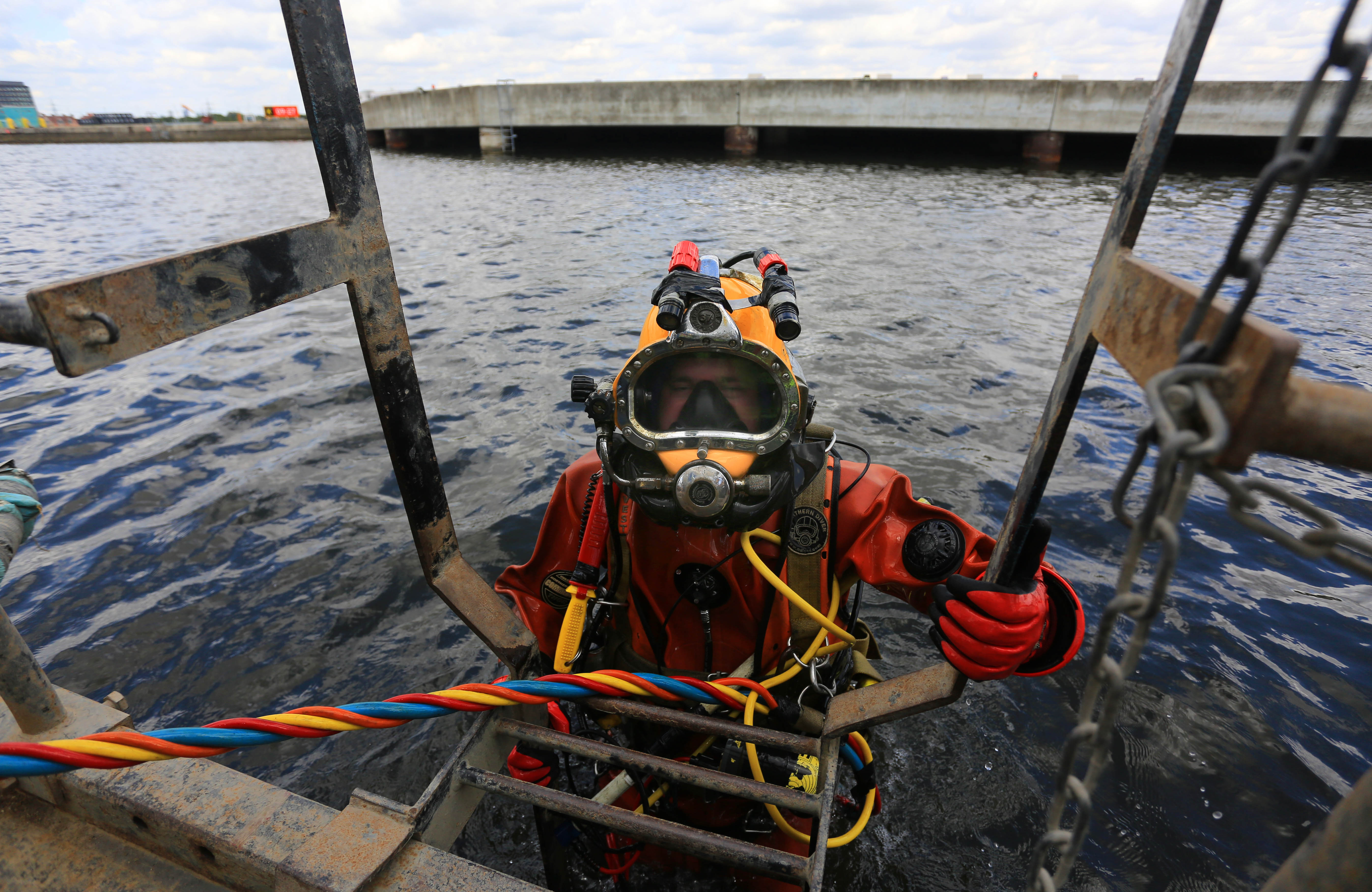 Suche nach Bomben im Strelasund